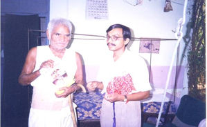 Baba Amte inaugurating Flip Chart